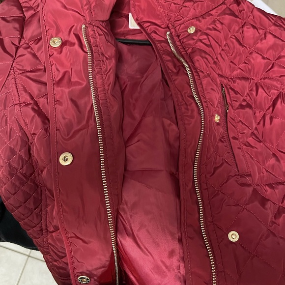 MICHAEL Michael Kors Short Quilt jacket
Women’s size Small
Color: Burnt Red - Picture 7 of 8
